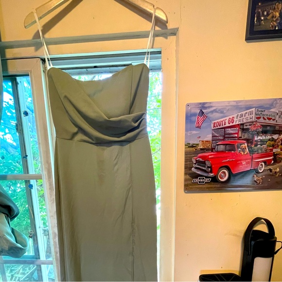 Bridesmaid dress. Used once but can be used for any occasion! Light green color - Picture 2 of 10